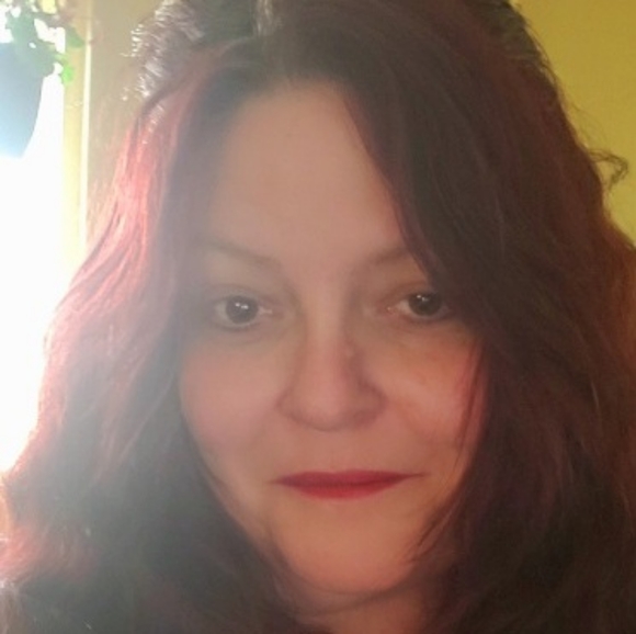 Meet your Posher, Denise - Picture 3 of 3